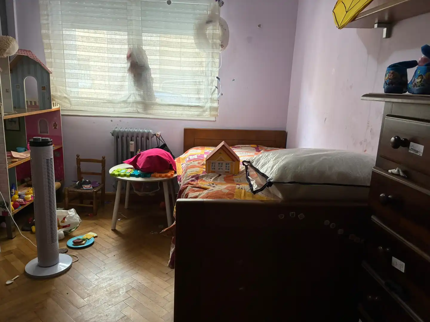 Habitación de Piso en venta en Gijón  con Calefacción, Parquet y Amueblado