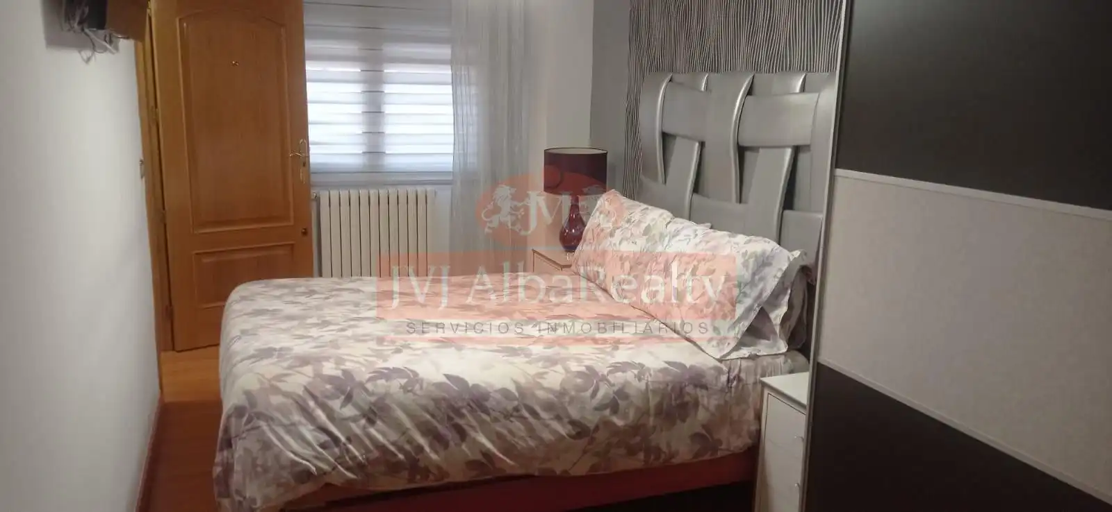 Habitación de Casa adosada en venta en Albacete con Aire acondicionado, Calefacción y Jardín privado