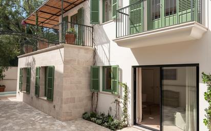 Vista exterior de Casa o xalet en venda en Calvià amb Aire condicionat, Jardí privat i Terrassa