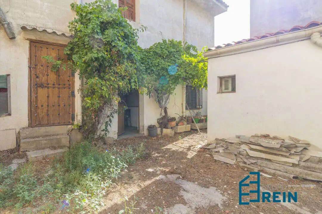 Jardí de Casa o xalet en venda en Yuncler amb Traster