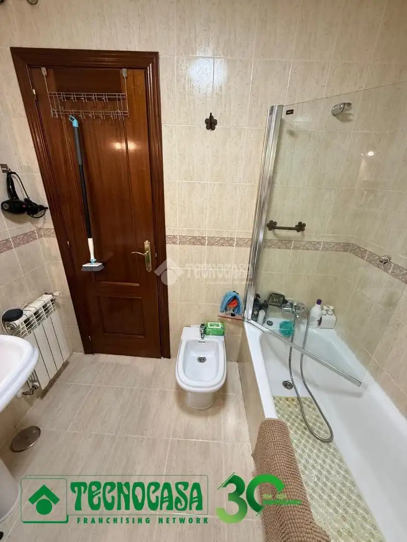 Badezimmer von Wohnung zum Verkauf in Toledo mit Klimaanlage, Heizung und Terrasse