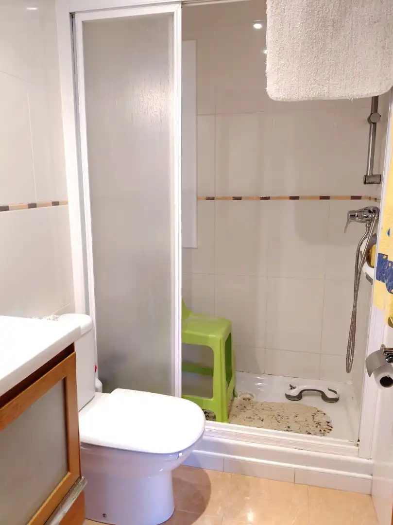 Baño de Piso en venta en L'Hospitalet de Llobregat con Aire acondicionado, Calefacción y Amueblado