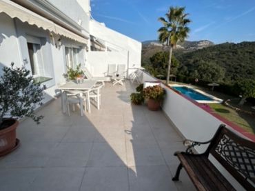 Appartamento con piscina in vendita a Avenida Tomás Pascual 22