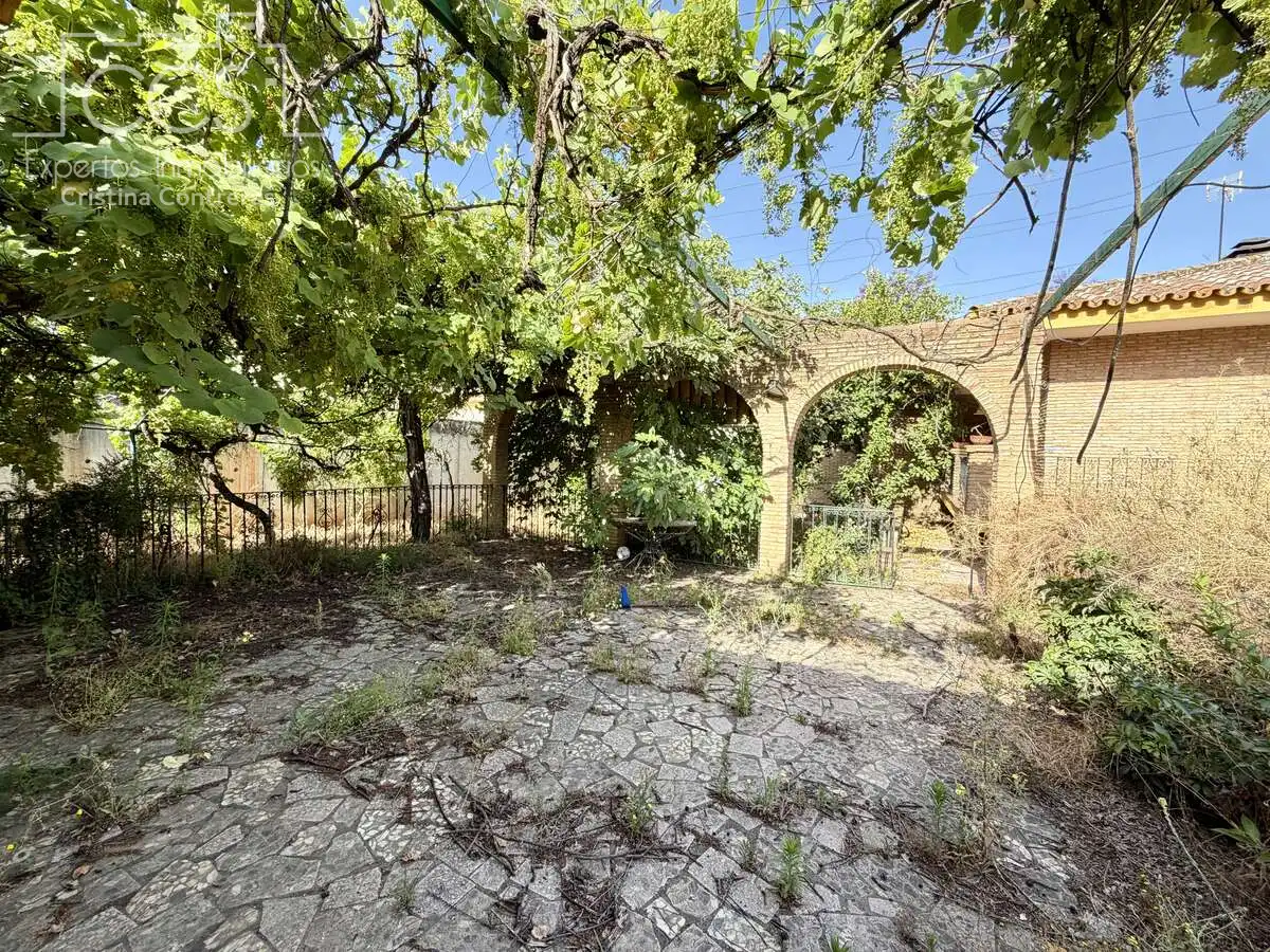 Casa o xalet en venda en Mairena del Alcor amb Aire condicionat, Traster i Piscina