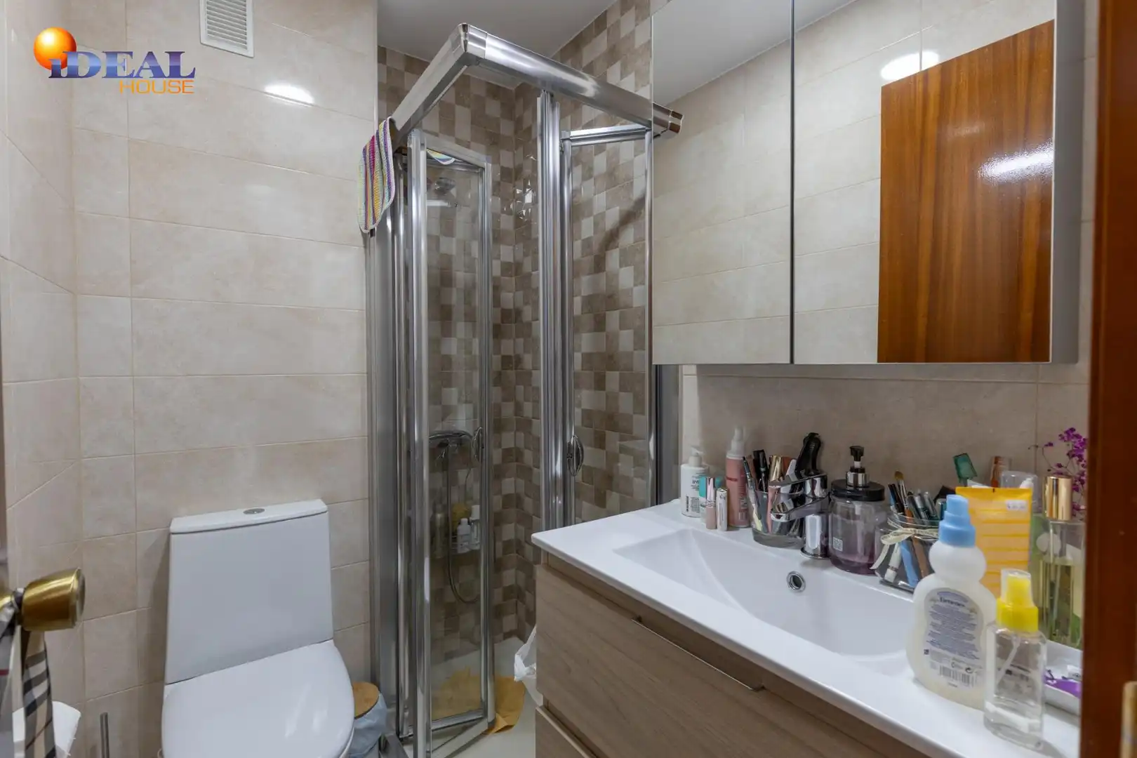 Baño de Piso en venta en Albolote con Aire acondicionado, Calefacción y Balcón