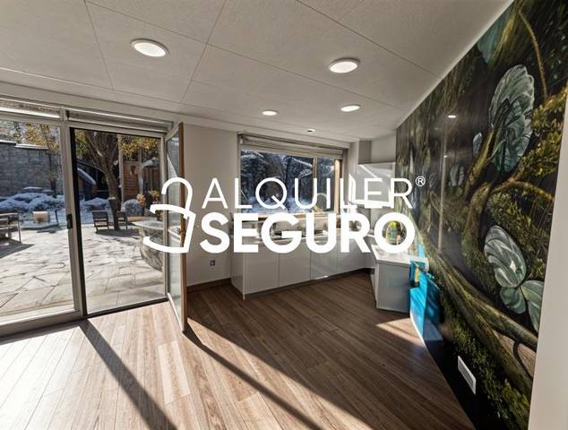 Local comercial en Alquiler en Calle d'Hondures en La Sagrera