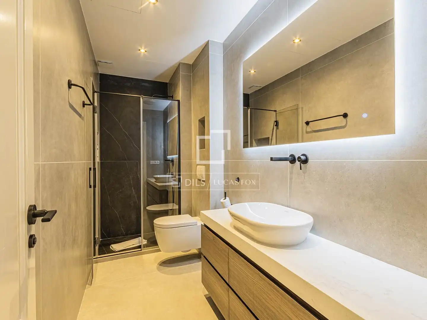 Baño de Piso en venta en Barcelona con Aire acondicionado, Calefacción y Balcón
