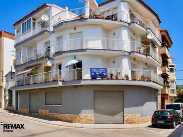 Pis amb balcó en venda a Carrer DEL MASSIS DE GARRAF