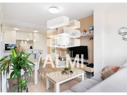 Living room of Flat for sale in  Barcelona Capital  with Parquet flooring, Swimming Pool and Community pool