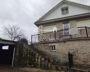 Vista exterior de Casa o xalet en venda en Irixoa amb Calefacció, Jardí privat i Terrassa