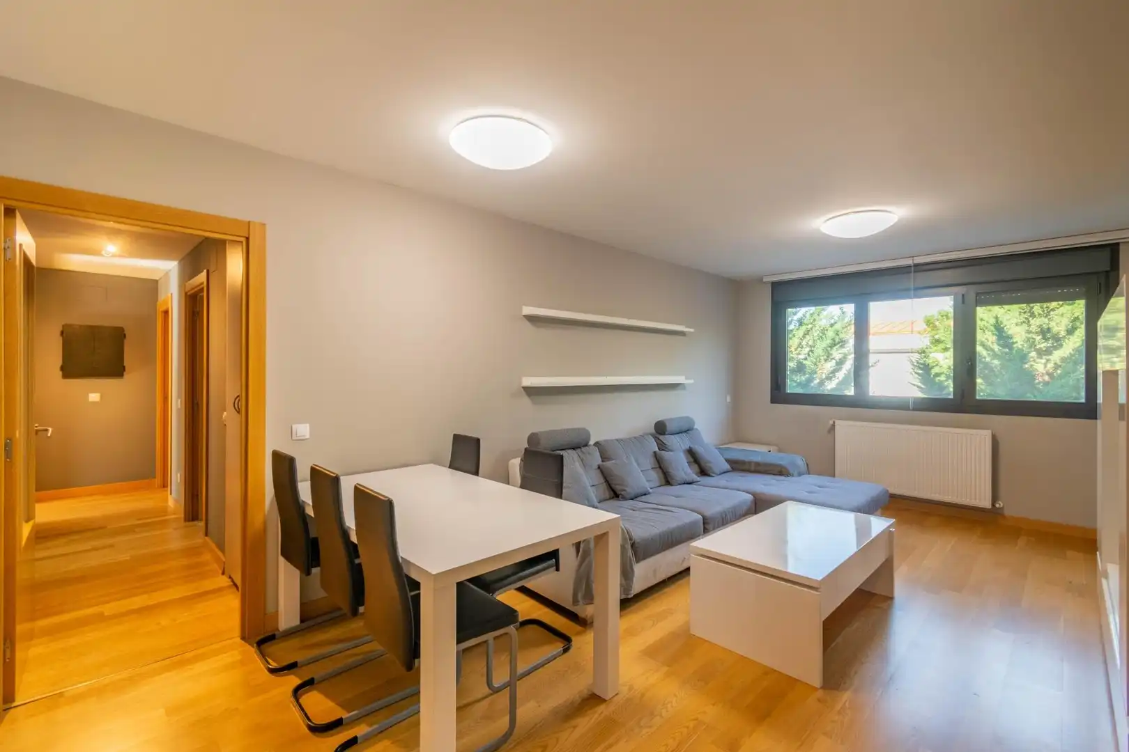 Sala de estar de Piso en venta en Aranguren con Calefacción, Parquet y Trastero