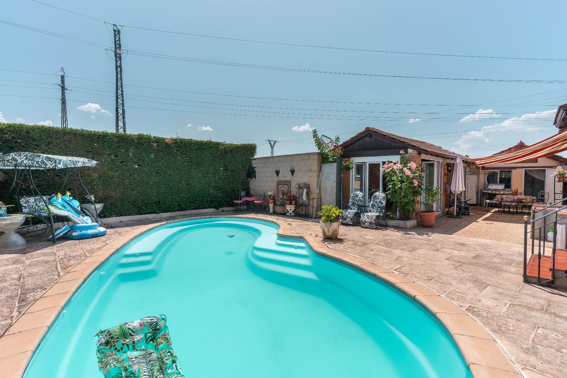 Swimming pool of House or chalet for sale in Hospital de Órbigo  with Air Conditioner, Heating and Private garden