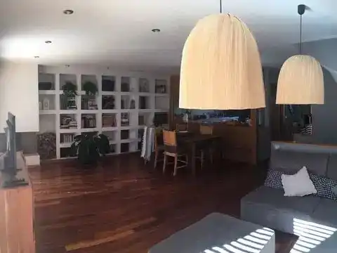 Sala d'estar de Pis de lloguer en Nigrán amb Jardí privat, Parquet i Moblat
