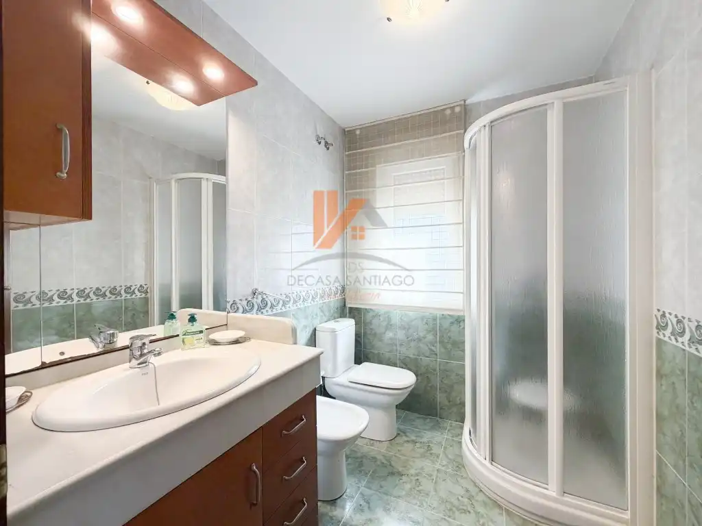 Bathroom of Detached homes for sale in Santiago de Compostela   with Heating, Private garden and Terrace