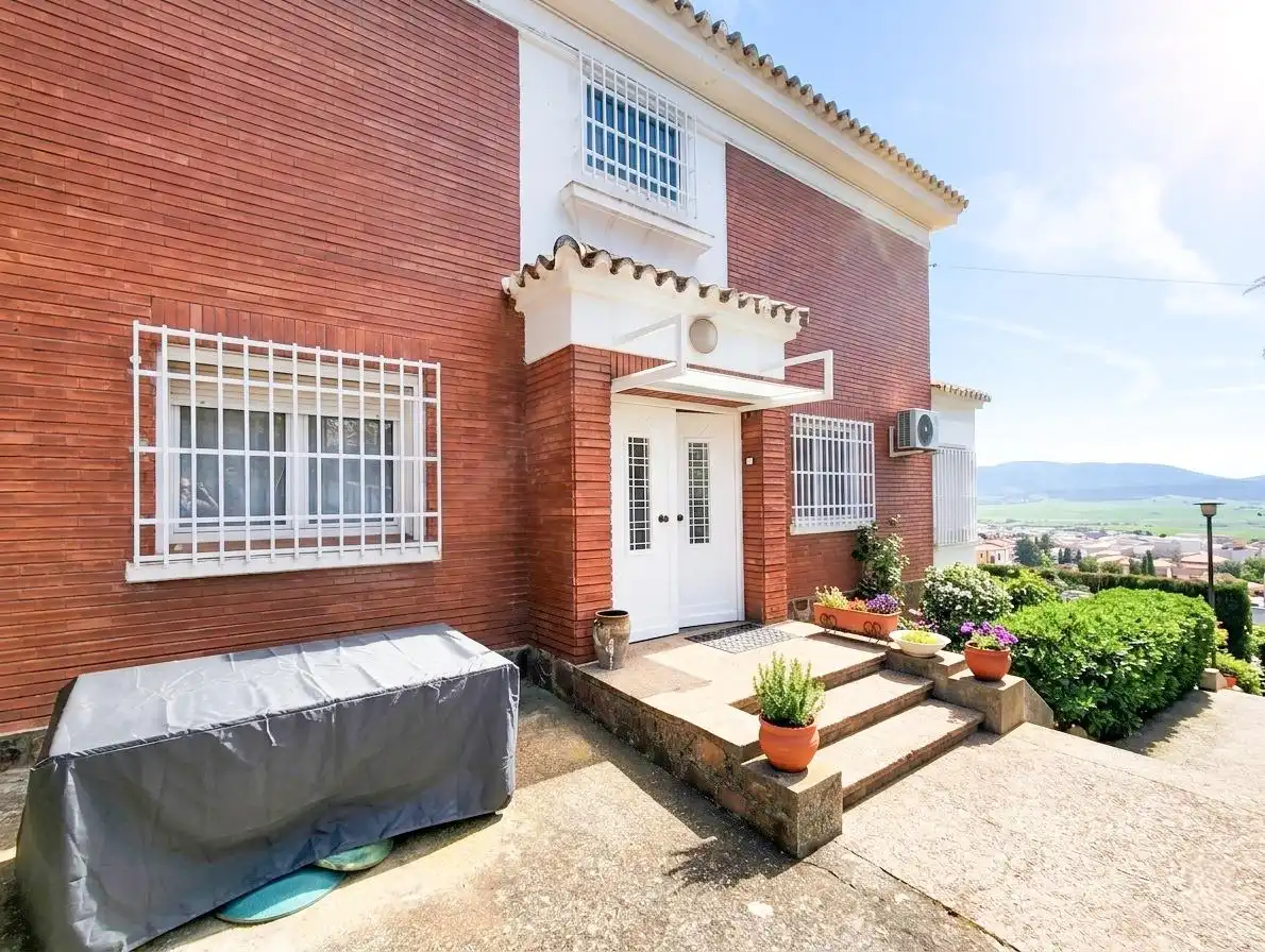 Exterior view of Houses for sale in Puertollano  with Air Conditioner, Heating and Private garden