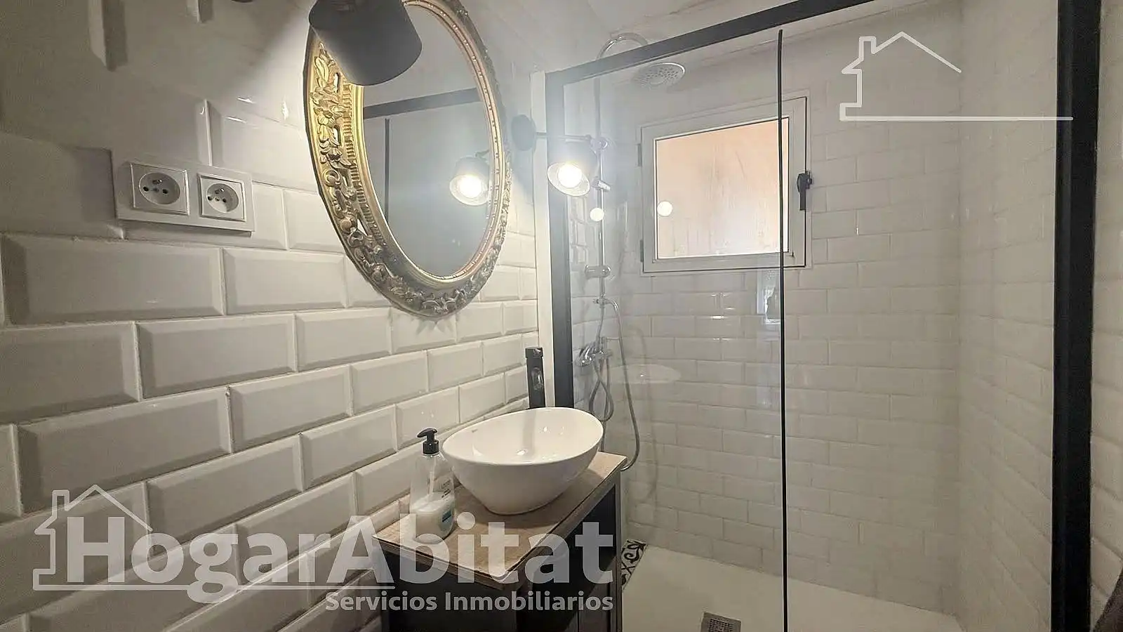 Baño de Piso en venta en Gandia con Aire acondicionado, Calefacción y Amueblado