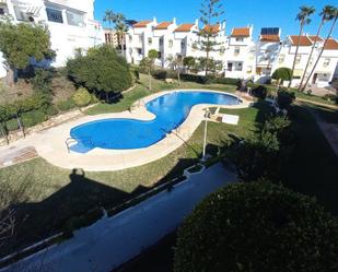 Vista exterior de Casa adosada en venda en Benalmádena amb Aire condicionat, Calefacció i Terrassa