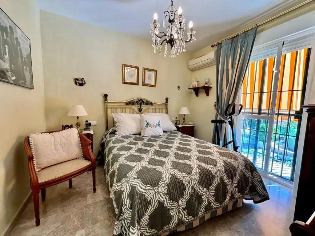 Habitación de Casa adosada de alquiler en Málaga con Aire acondicionado, Jardín privado y Amueblado