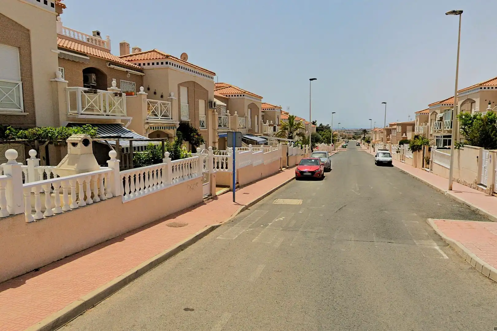 Vista exterior de Planta baixa en venda en Torrevieja amb Aire condicionat, Calefacció i Jardí privat