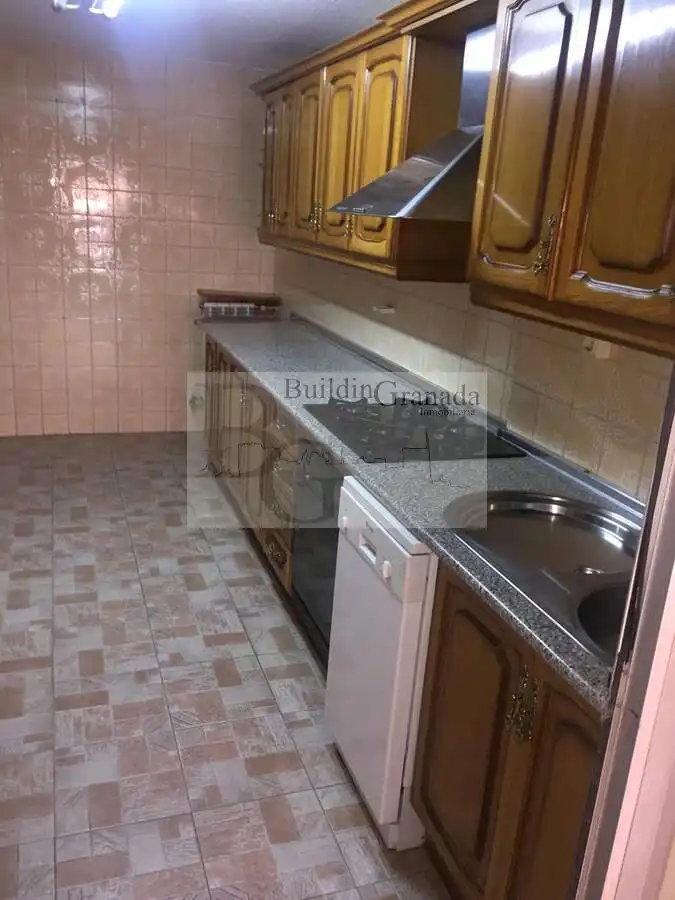 Cocina de Piso de alquiler en Granada con Calefacción, Terraza y Amueblado