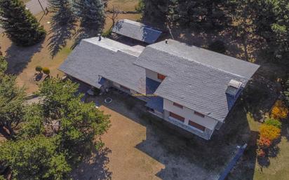 Vista exterior de Casa o xalet en venda en Fontanals de Cerdanya amb Jardí privat, Parquet i Terrassa