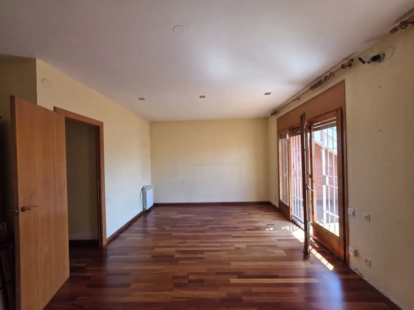 Sala d'estar de Casa adosada en venda en Premià de Mar amb Aire condicionat, Calefacció i Jardí privat