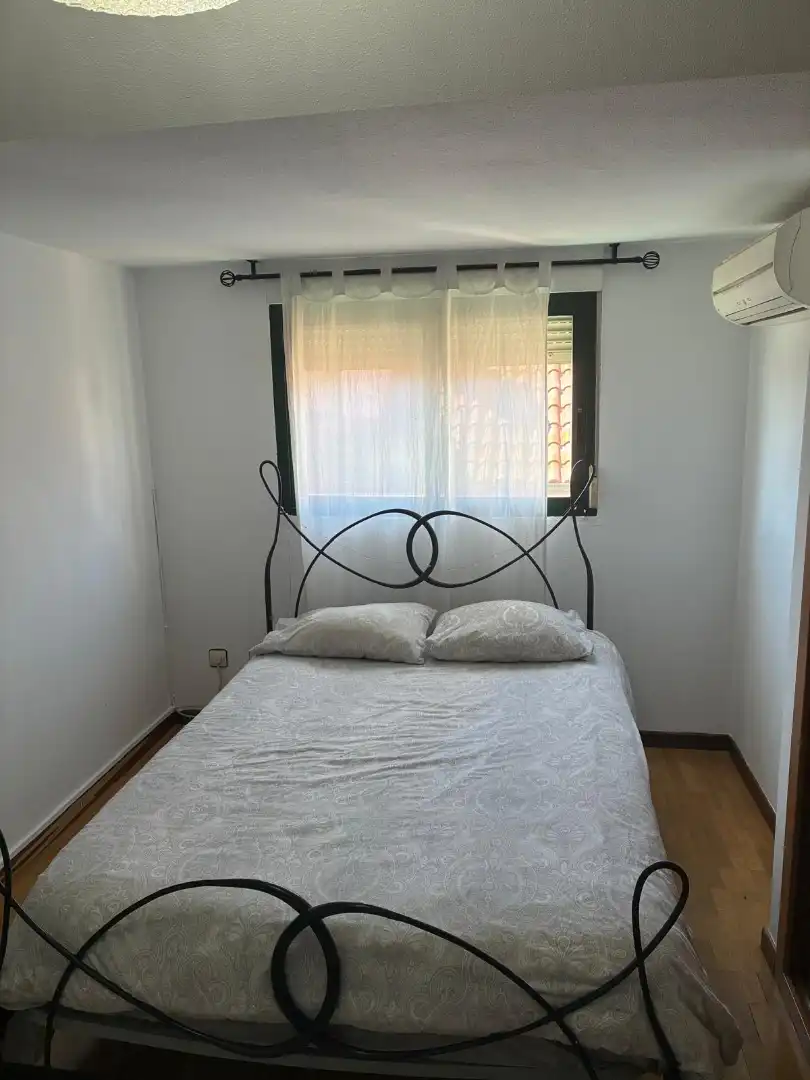 Schlafzimmer von Maisonette zum Verkauf in Velilla de San Antonio mit Klimaanlage, Heizung und Terrasse