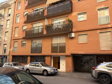 Appartamento con balcone in vendita a Carrer de la Hispanitat 13