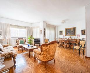 Living room of Flat for sale in  Madrid Capital  with Air Conditioner, Heating and Storage room