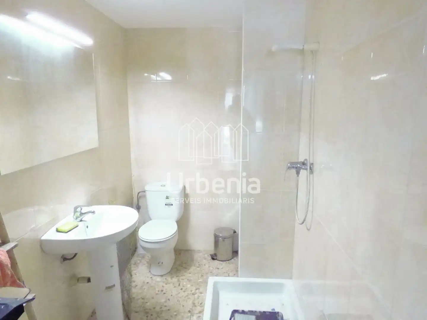 Baño de Local en venta en Mataró con Aire acondicionado