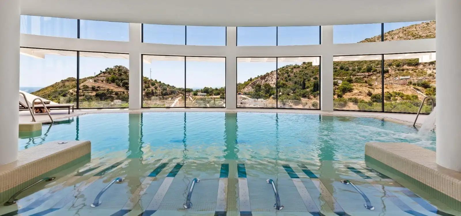 Schwimmbecken von Wohnungen zum Verkauf in Ojén mit Terrasse