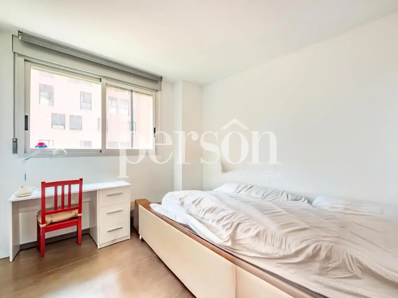 Bedroom of Flat for rent in Valencia  with Air Conditioner, Balcony and Community pool