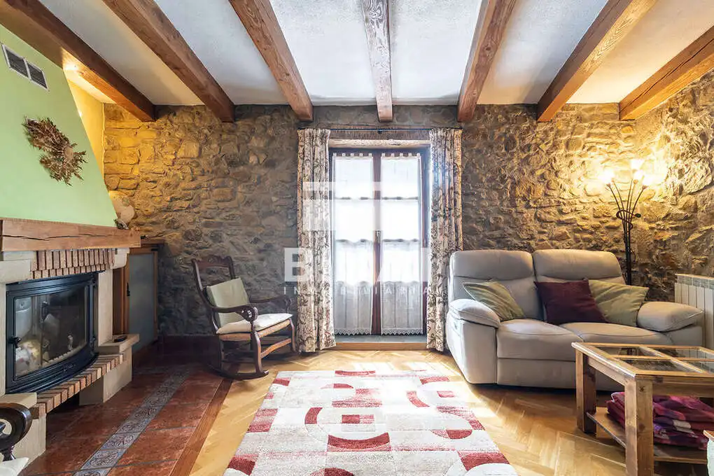 Sala de estar de Casa o chalet en venta en Eskoriatza con Calefacción y Terraza