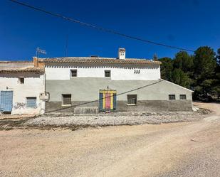 Vista exterior de Finca rústica en venda en Yecla amb Terrassa