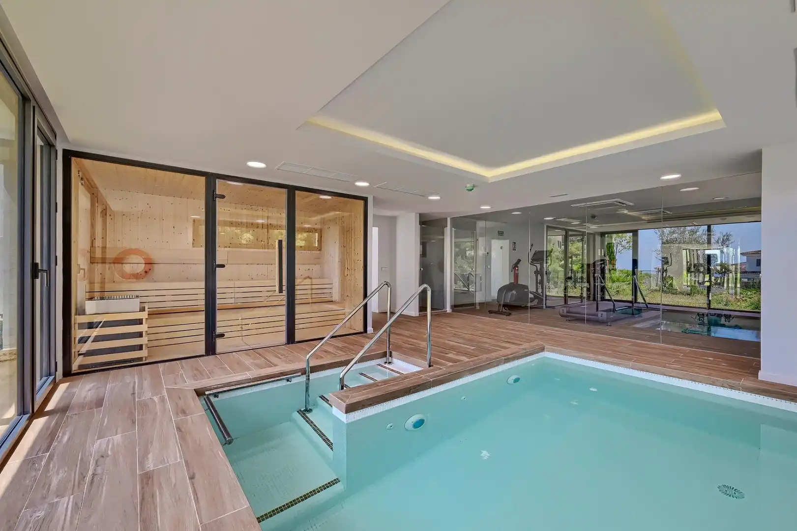 Swimming pool of Apartments for sale in Fuengirola  with Air Conditioner, Terrace and Storage room