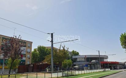 Vista exterior de Pis en venda en Parla amb Calefacció, Terrassa i Piscina comunitària
