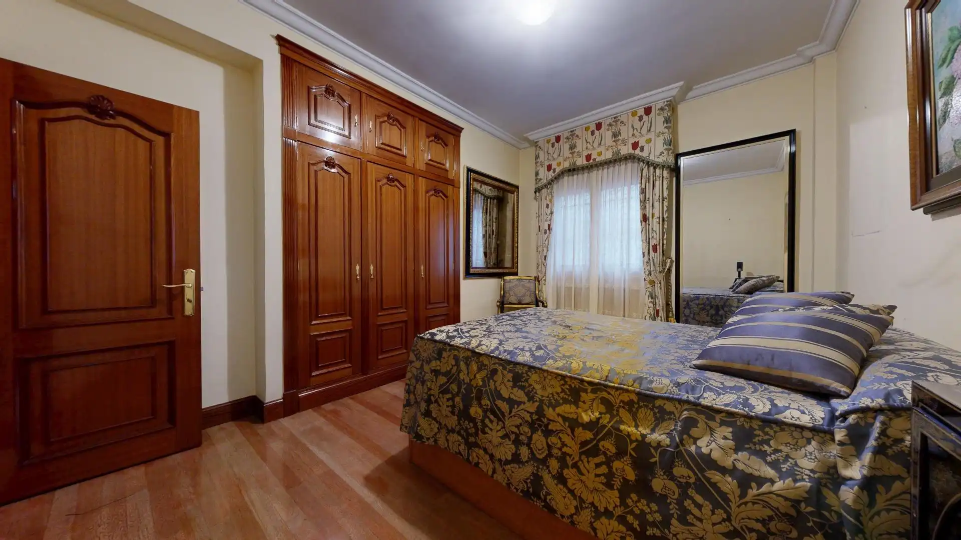 Bedroom of Flat for sale in Bilbao   with Heating, Terrace and Balcony