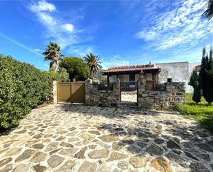 Vista exterior de Casa o xalet en venda en Tarifa amb Aire condicionat, Calefacció i Jardí privat