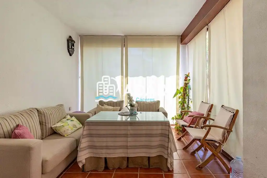 Sala d'estar de Casa o xalet en venda en Cáceres amb Aire condicionat, Calefacció i Terrassa