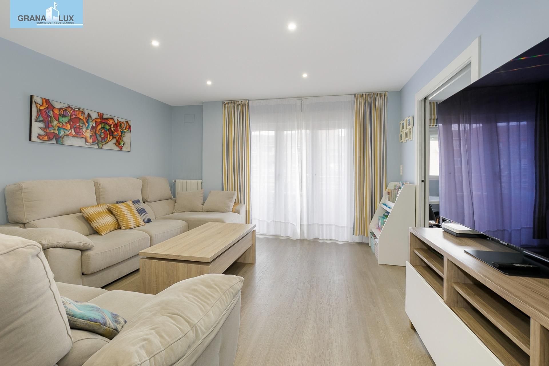 Living room of Flat for sale in  Granada Capital  with Air Conditioner, Heating and Terrace