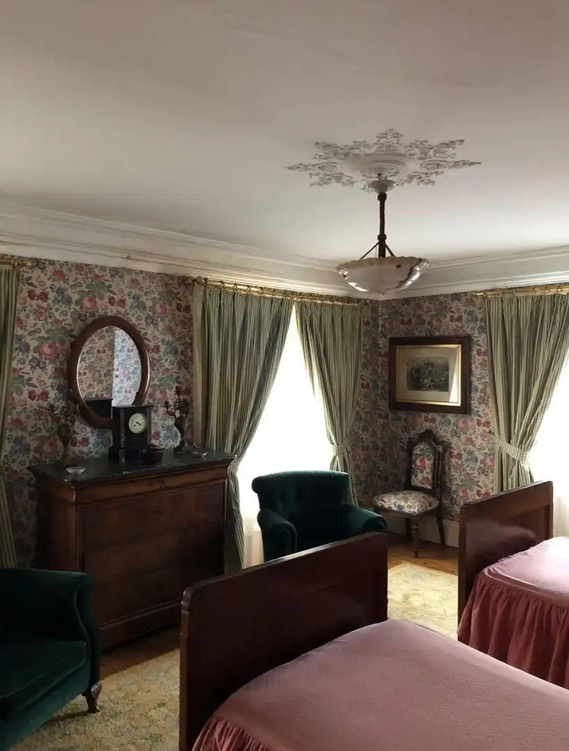 Menjador de Casa o xalet en venda en Gijón  amb Jardí privat, Terrassa i Moblat