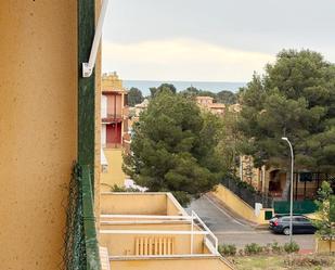 Vista exterior de Estudi en venda en Mont-roig del Camp amb Aire condicionat, Terrassa i Piscina comunitària