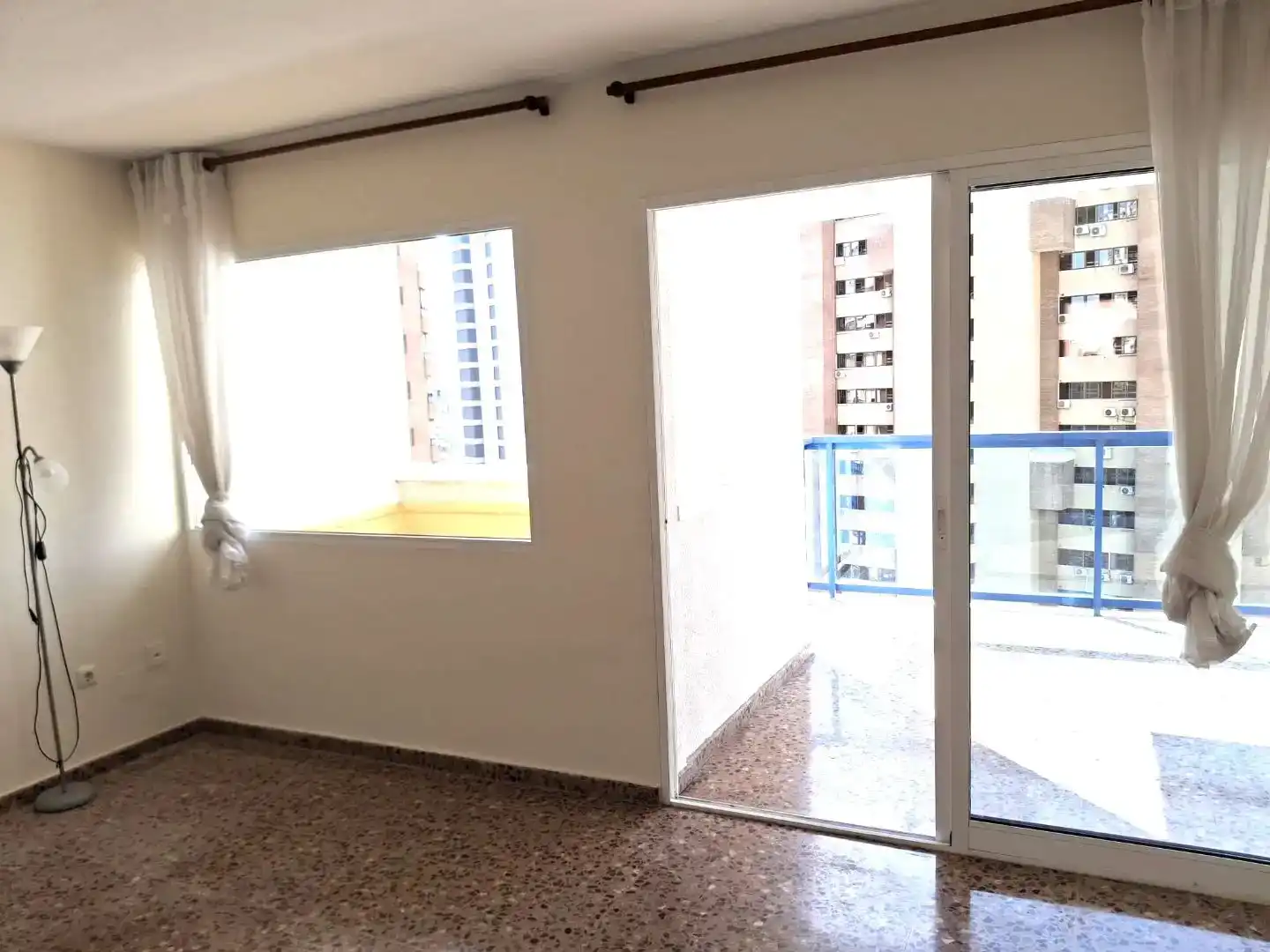 Terrasse von Wohnung zur Miete in Benidorm mit Schwimmbad