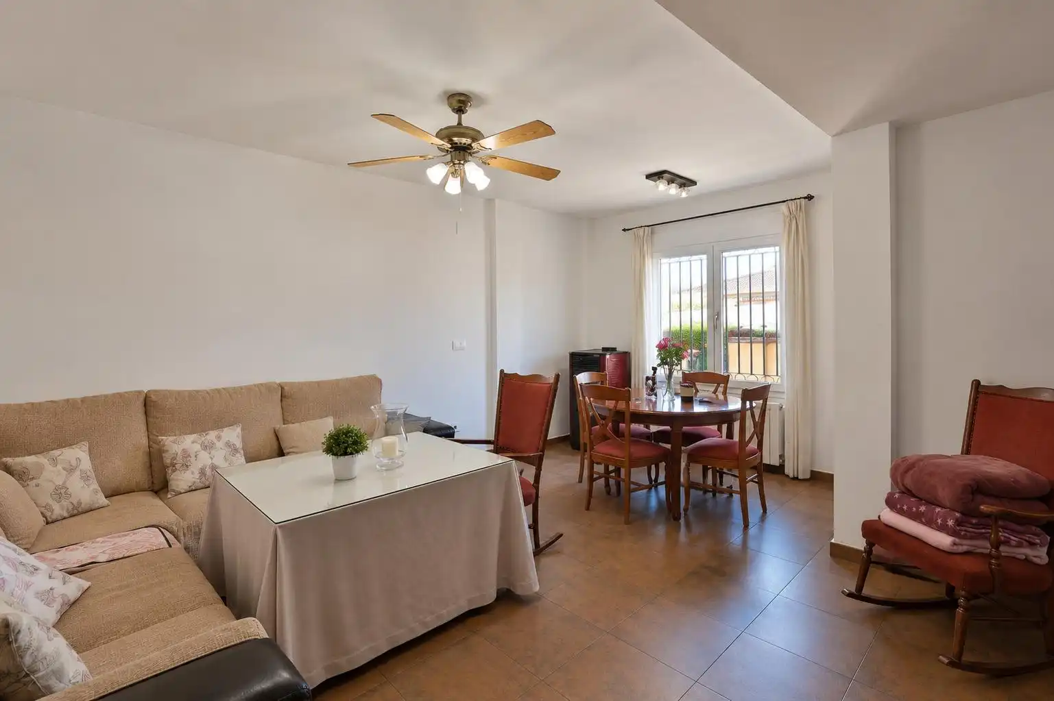 Comedor de Casa o chalet en venta en Padul con Aire acondicionado, Calefacción y Piscina