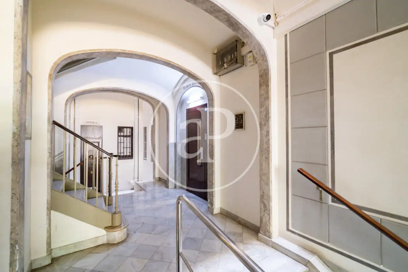 Piso en venta en Barcelona con Calefacción, Amueblado y Balcón