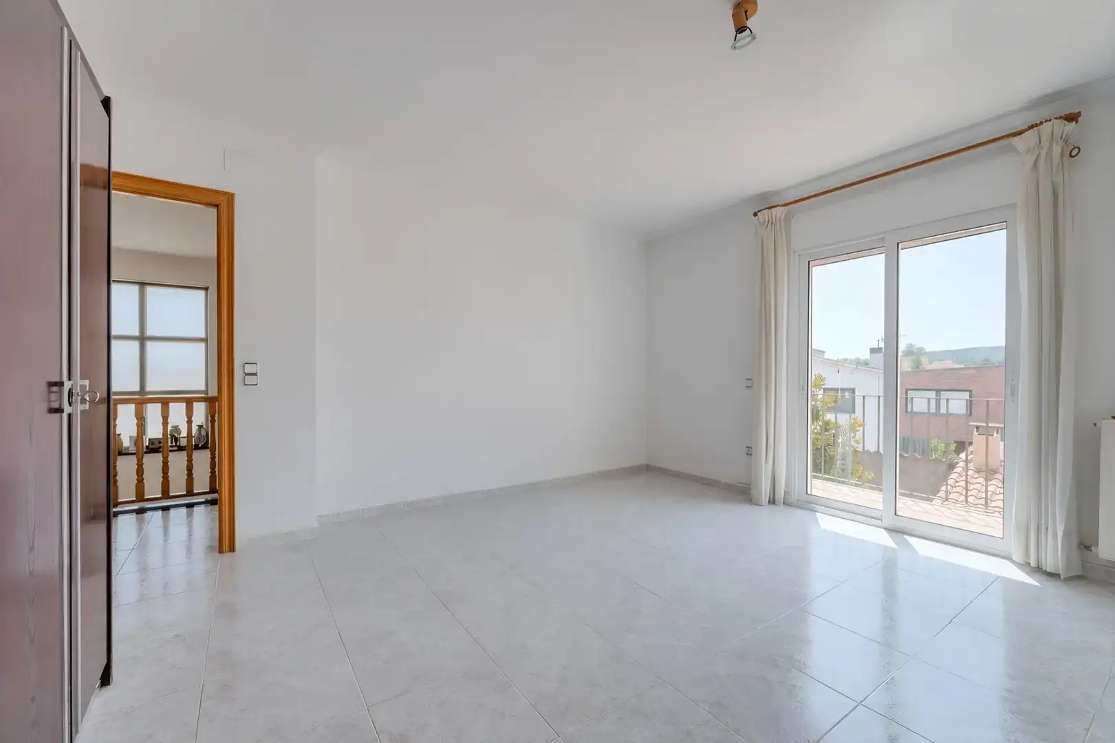 Sala d'estar de Casa o xalet en venda en Porqueres amb Calefacció, Jardí privat i Balcó