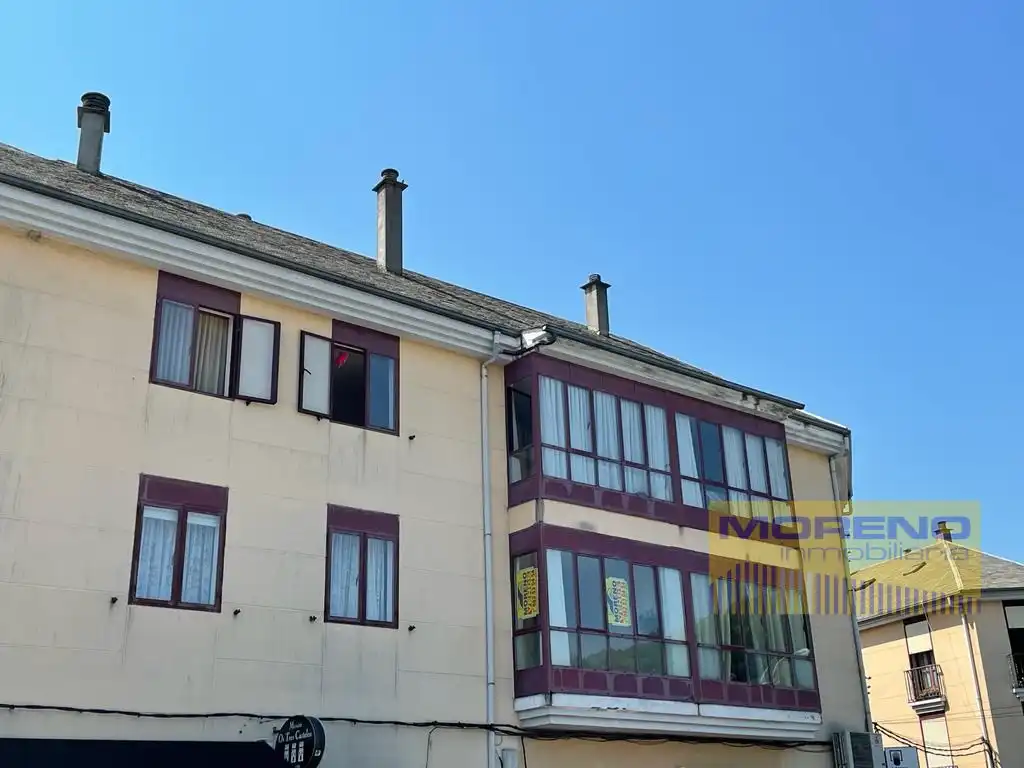Außenansicht von Wohnung zum Verkauf in Triacastela