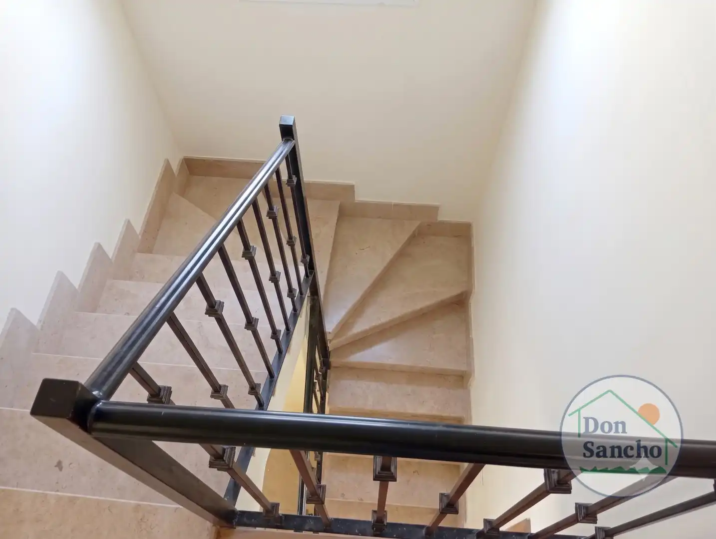 Casa adosada en venta en Mucientes con Calefacción, Terraza y Balcón