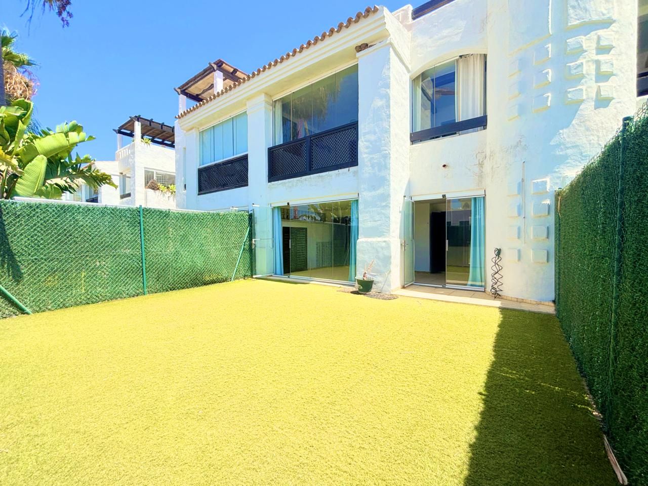 Jardí de Planta baixa en venda en La Alcaidesa amb Aire condicionat, Calefacció i Jardí privat
