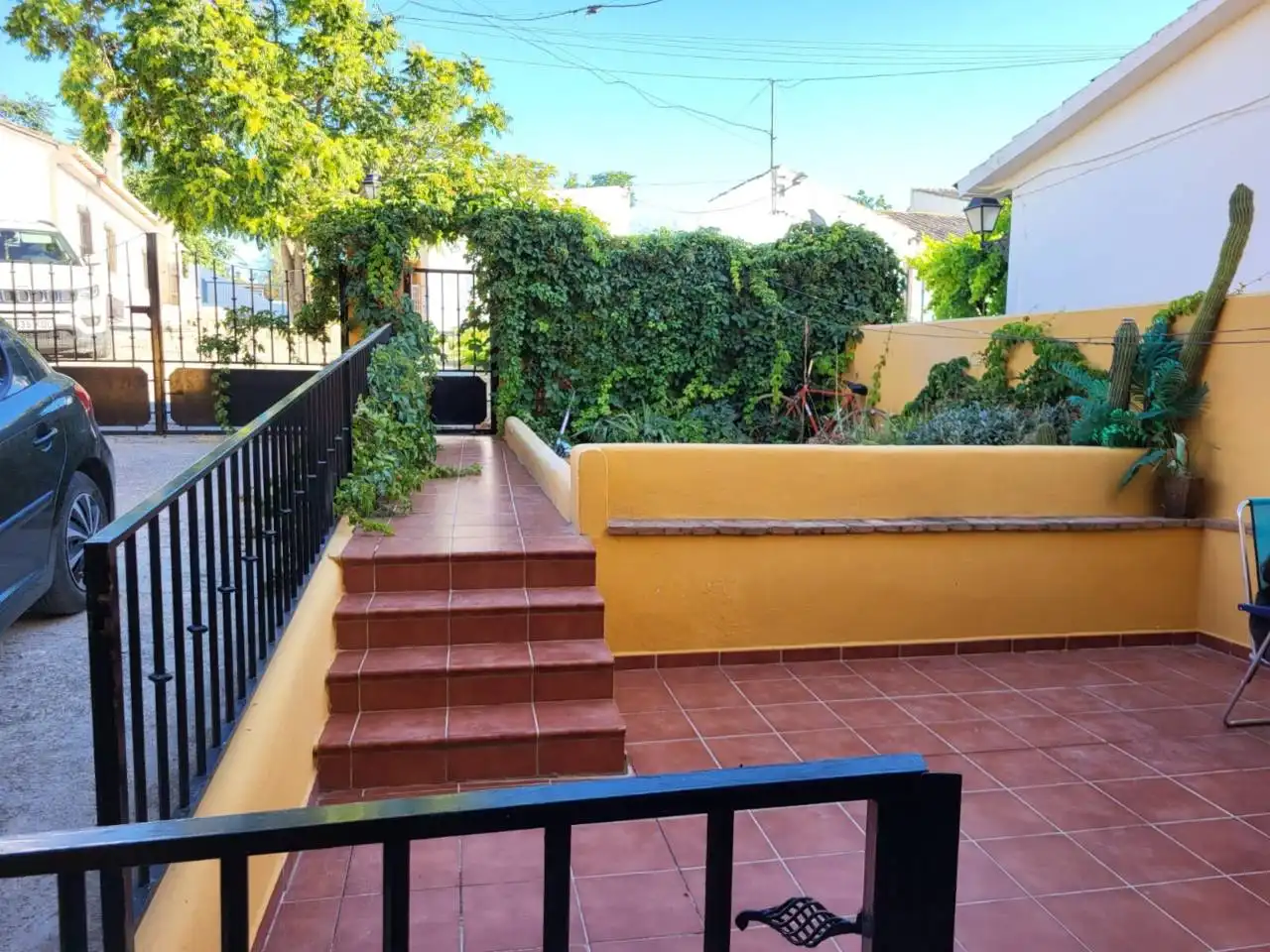 Casa con jardín en venta en Baza